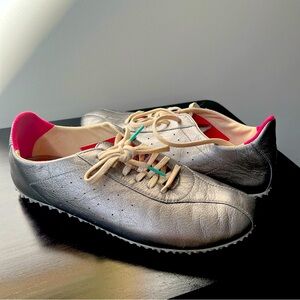 Gorgeous metallic / pewter Plae leisure shoes. Gently worn.